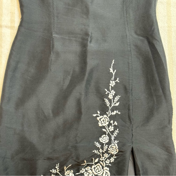 Vintage Bob Mackie Studio sleeveless floral embroidered silk little black dress - Picture 3 of 11